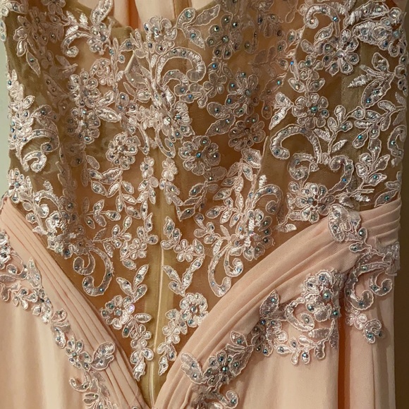 Blush gown - Picture 6 of 8